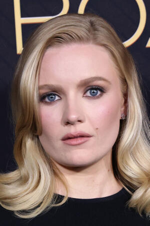 Hadley Robinson Biography | Fandango